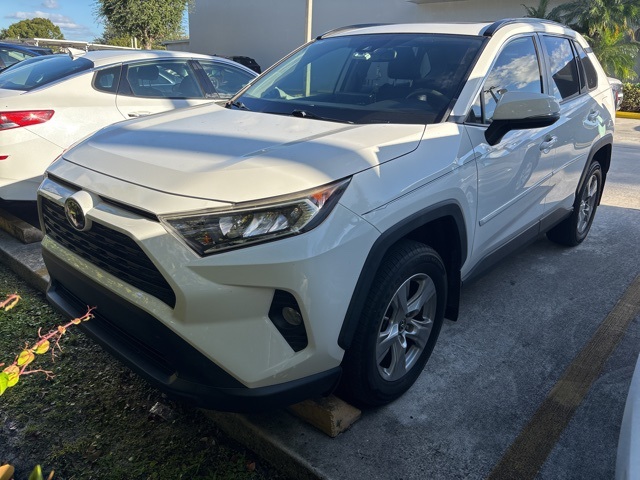 2019 Toyota RAV4 XLE photo 2