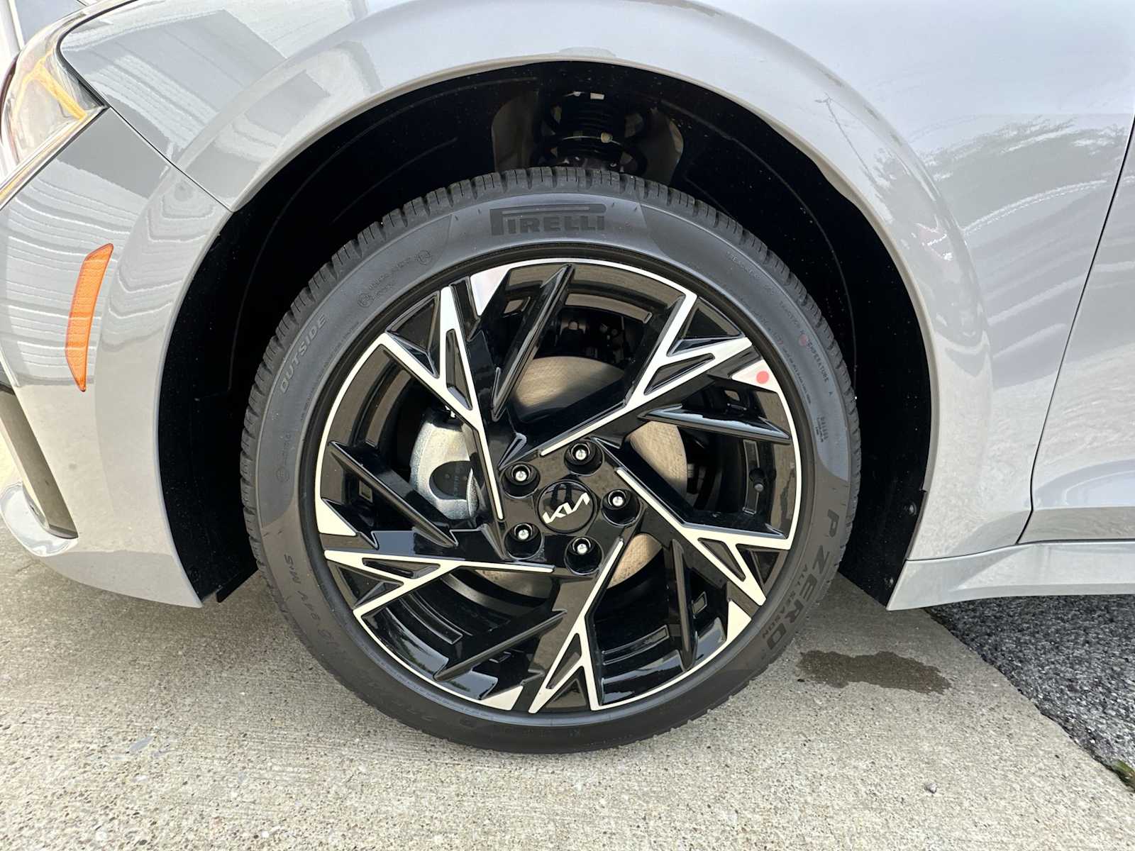 2025 Kia K5 GT-Line photo 10