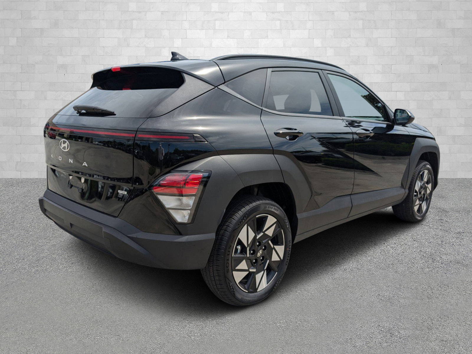 2024 Hyundai Kona SEL photo 2