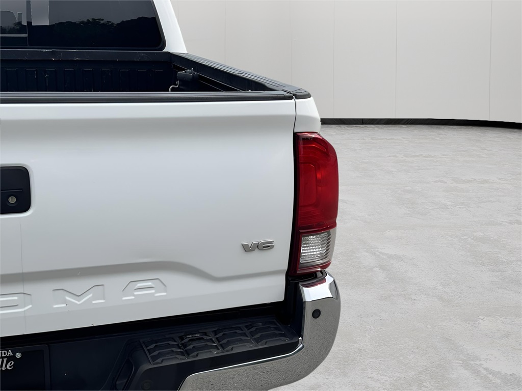 2023 Toyota Tacoma SR5 photo 24