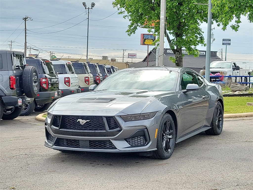 2025 Ford Mustang GT photo 2