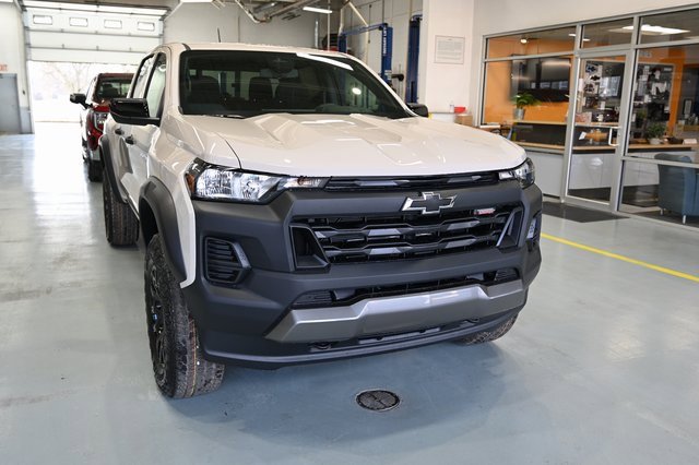 2026 Chevrolet Colorado Trail Boss photo 3