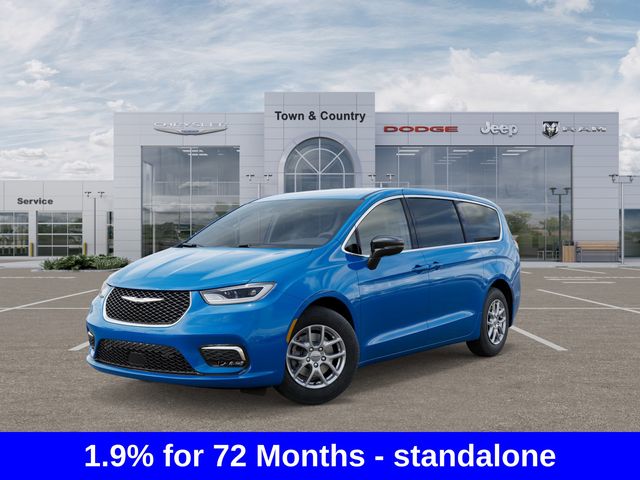 2026 Chrysler Pacifica Select's photo