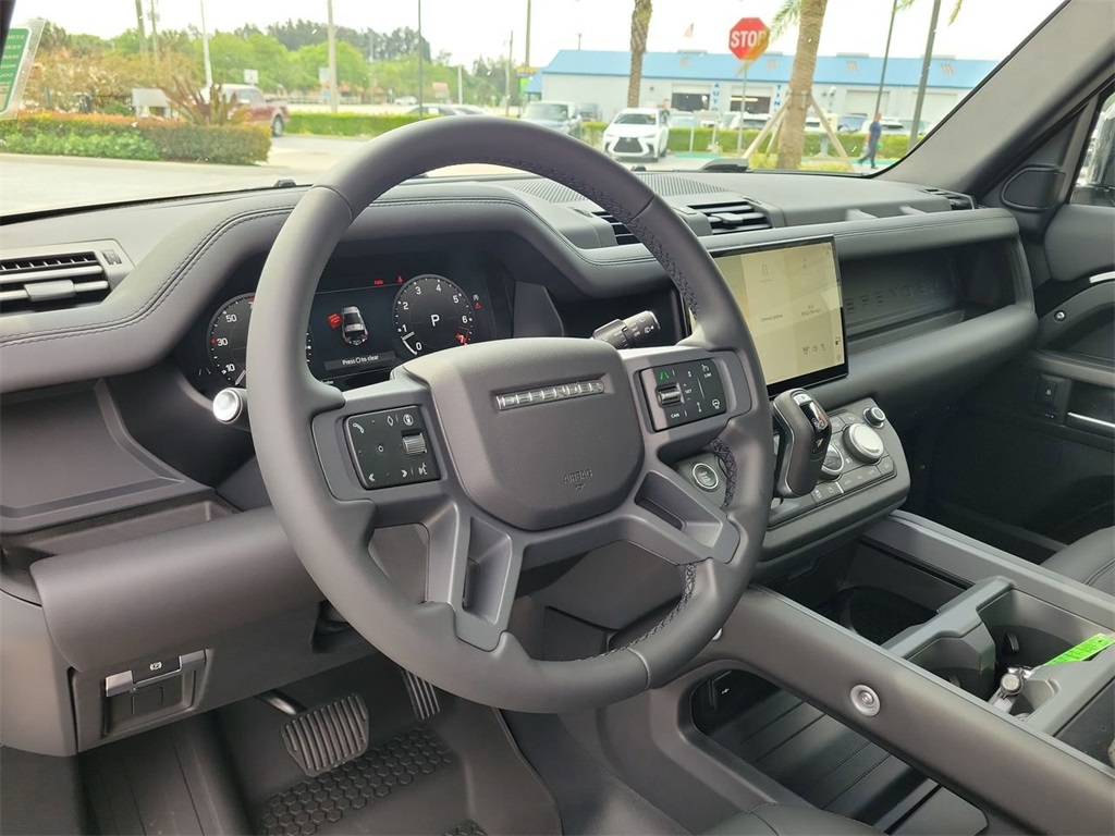 2025 Land Rover Defender 90 S photo 20