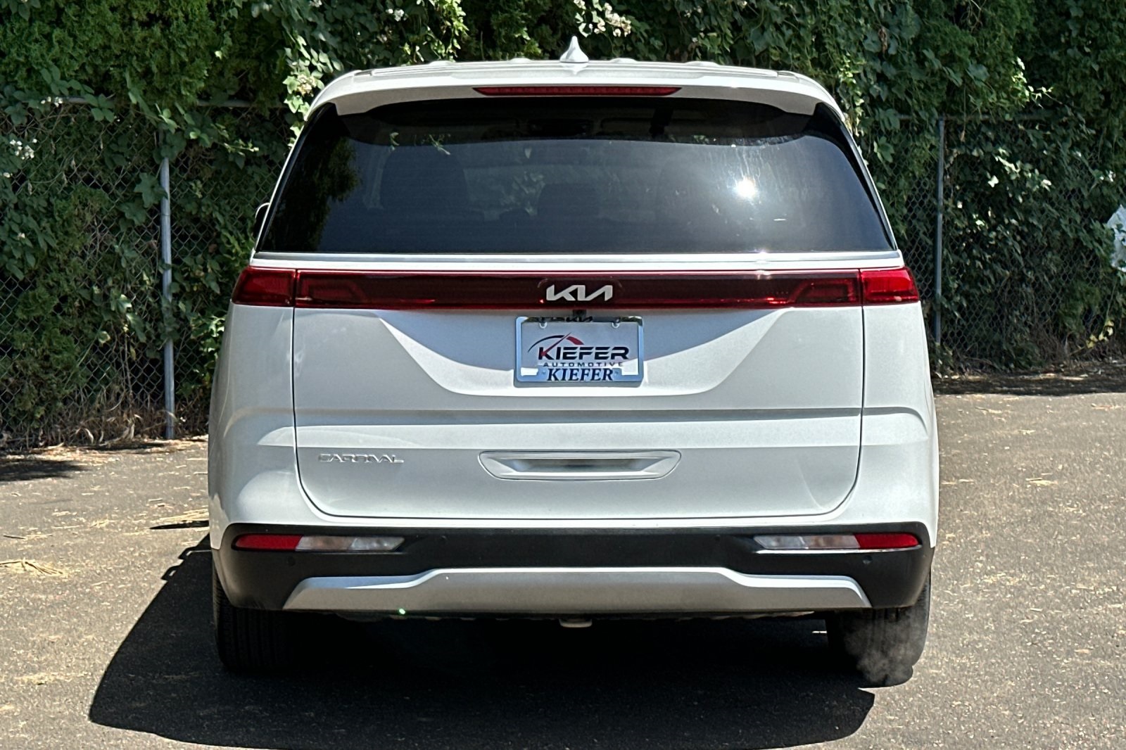 2024 Kia Carnival LX photo 5