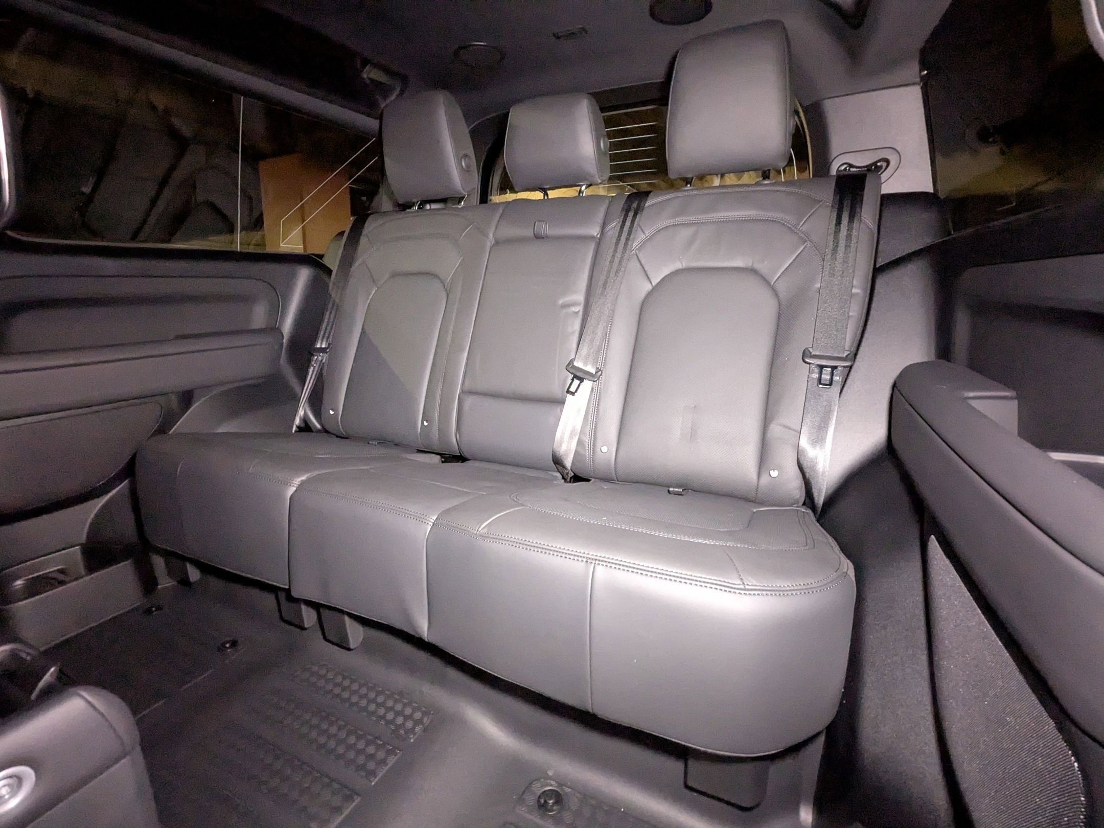 2025 Land Rover Defender 90 X-Dynamic SE photo 15