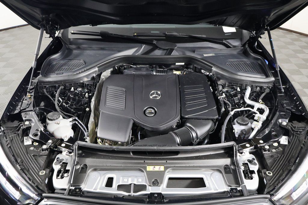 2026 Mercedes Benz GLC 300 photo 5