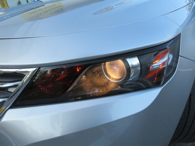 2018 Chevrolet Impala 1LT photo 32