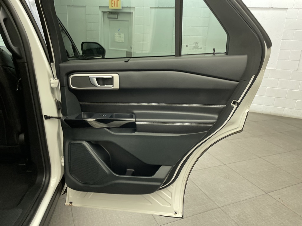 2024 Ford Explorer ST photo 25