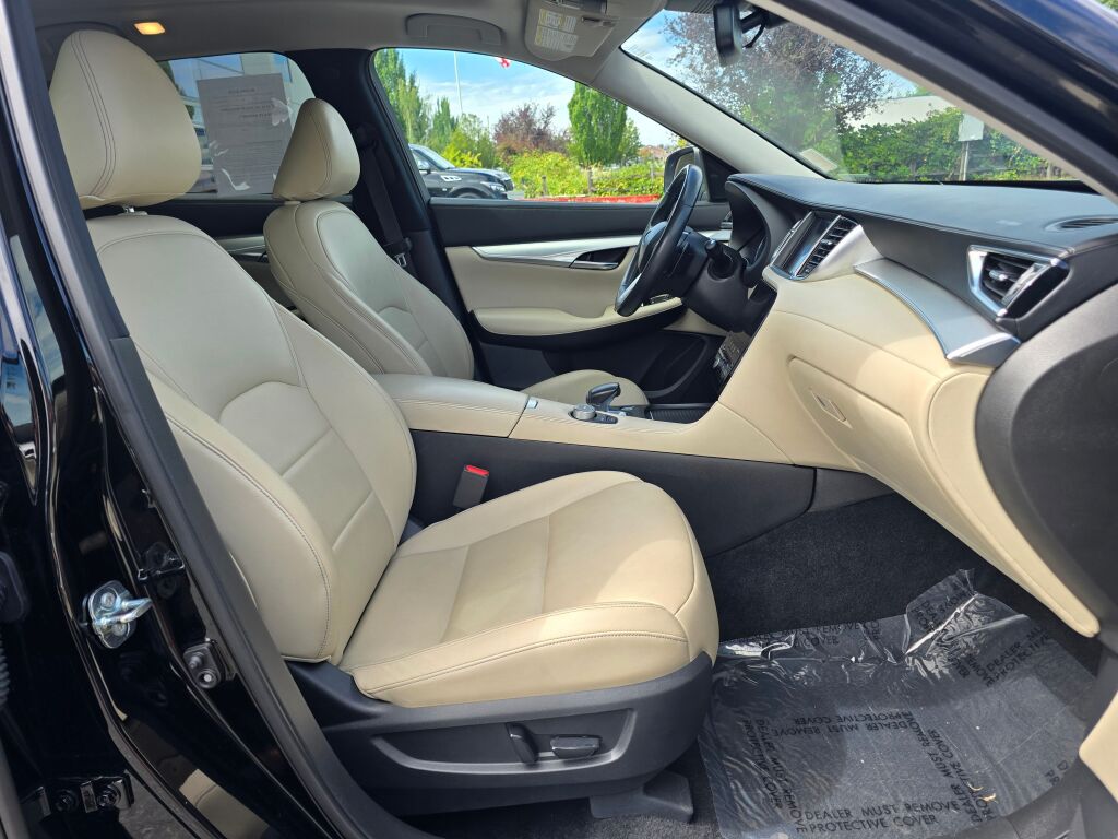 2021 Infiniti QX50 Luxe photo 17