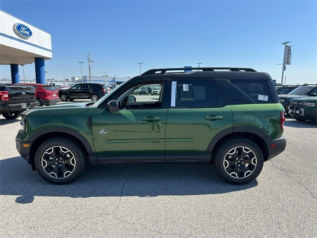 2025 Ford Bronco Sport Outer Banks photo 2
