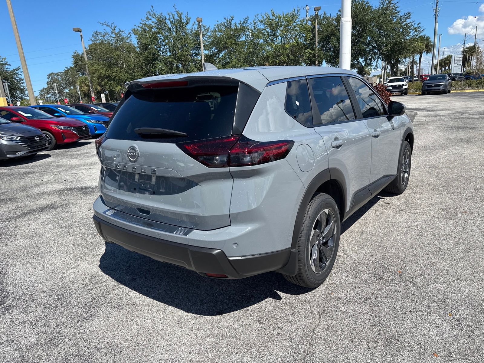 2026 Nissan Rogue SV photo 3