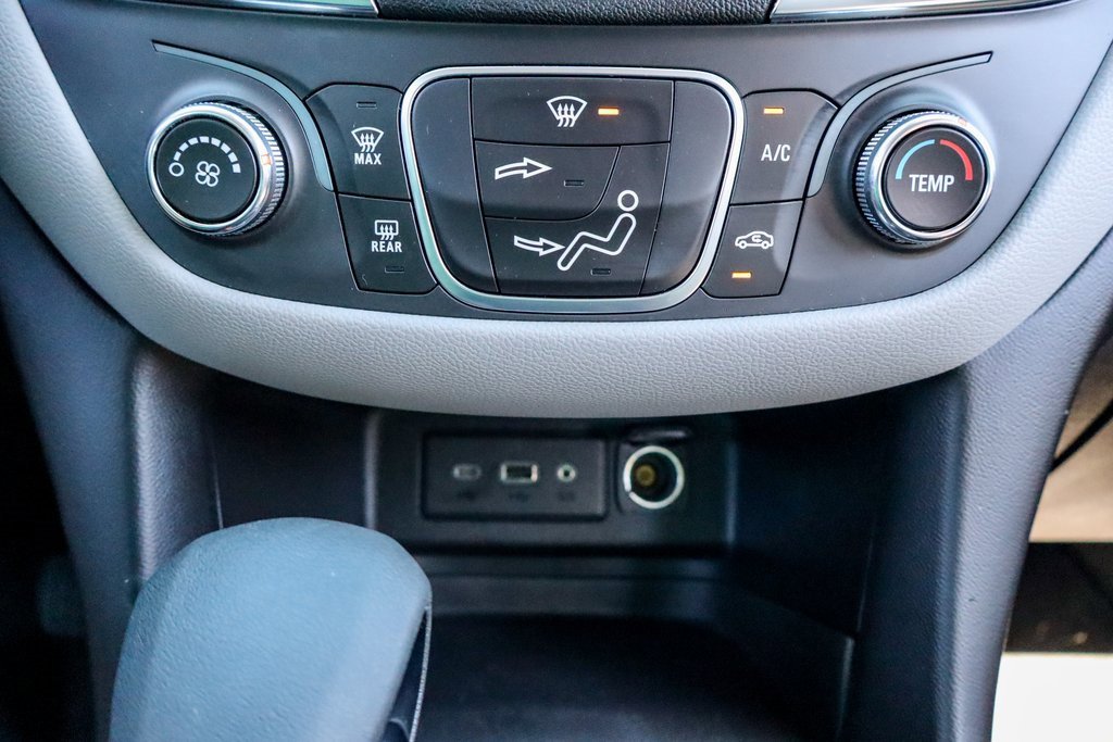 2022 Chevrolet Equinox LS photo 22