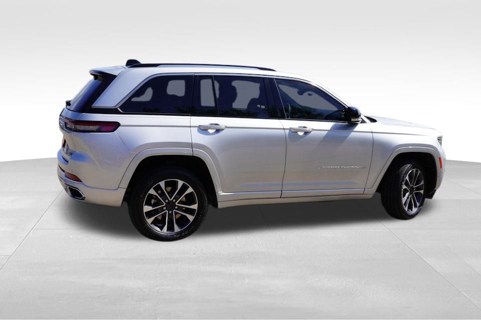 2023 Jeep Grand Cherokee Overland 4xe photo 2