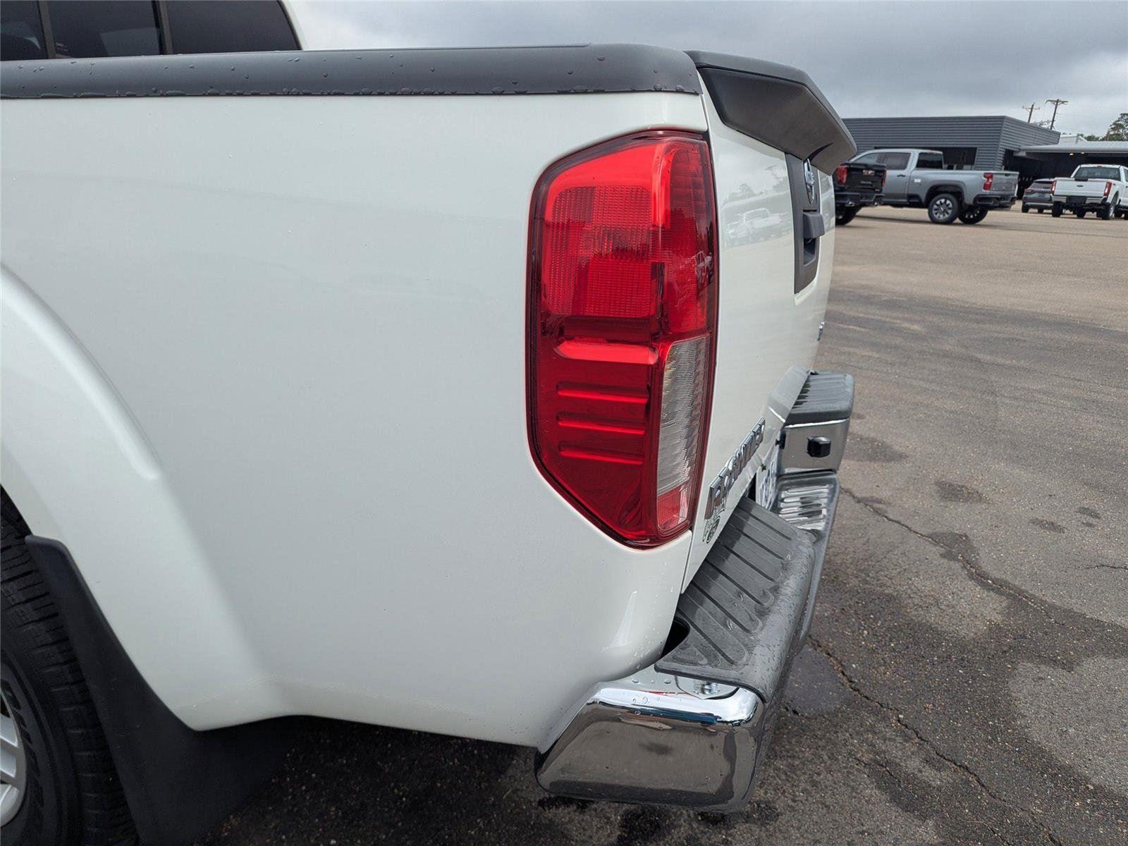 2020 Nissan Frontier SV photo 12
