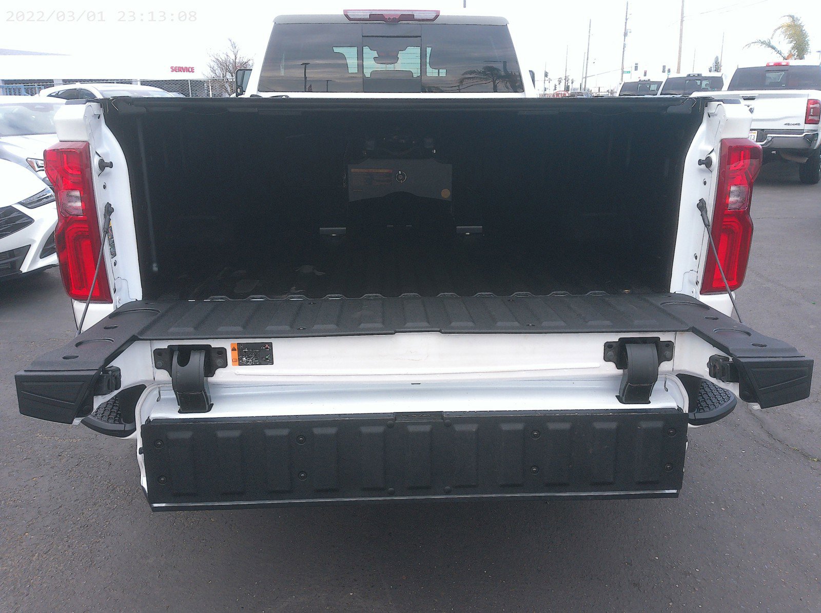 2025 Chevrolet Silverado 3500HD High Country photo 9