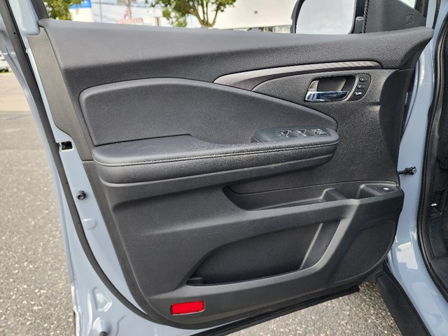 2023 Honda Ridgeline RTL photo 17