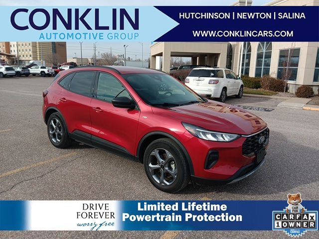 2025 Ford Escape ST-Line's photo