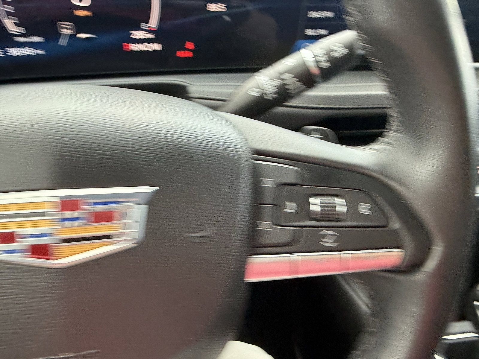 2024 Cadillac XT4 Premium Luxury photo 17