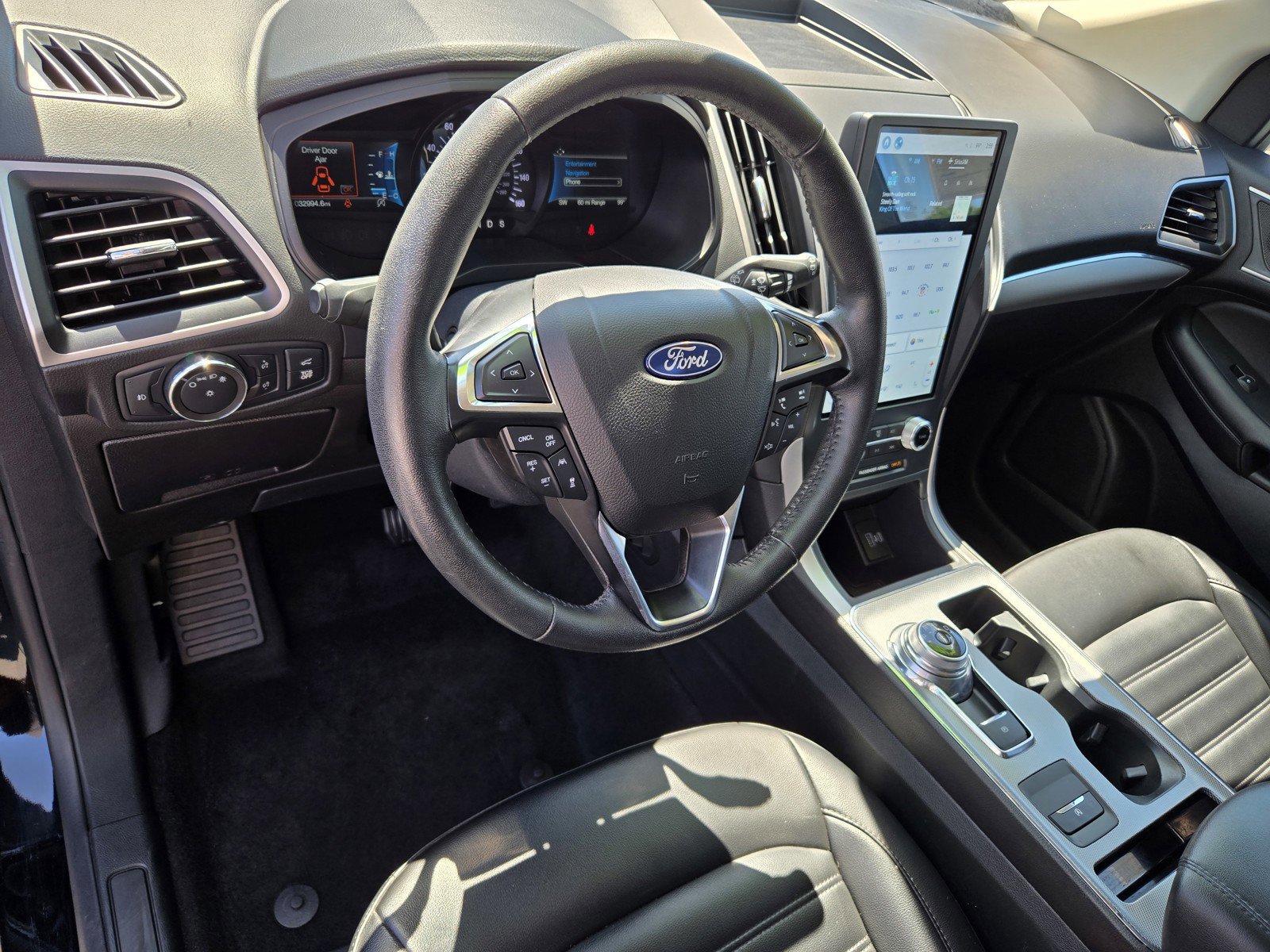 2022 Ford Edge SEL photo 15