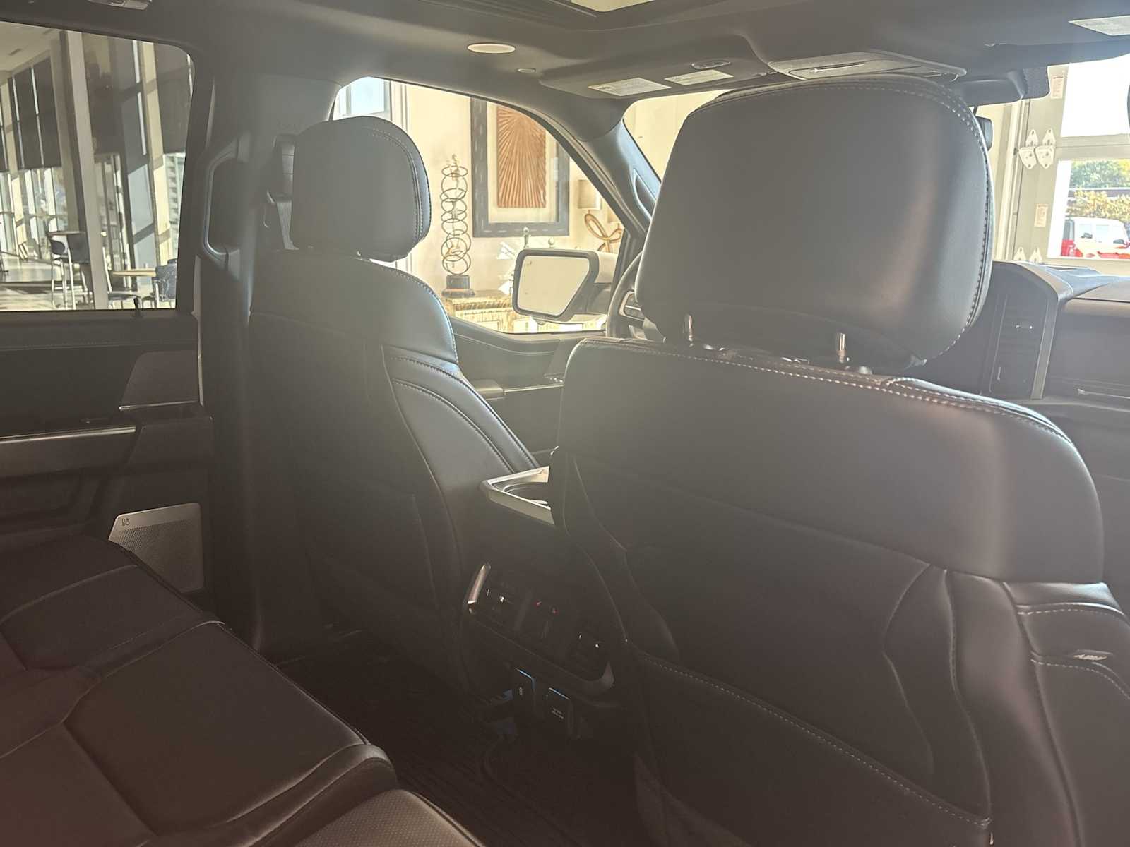 2022 Ford F-150 Platinum photo 24