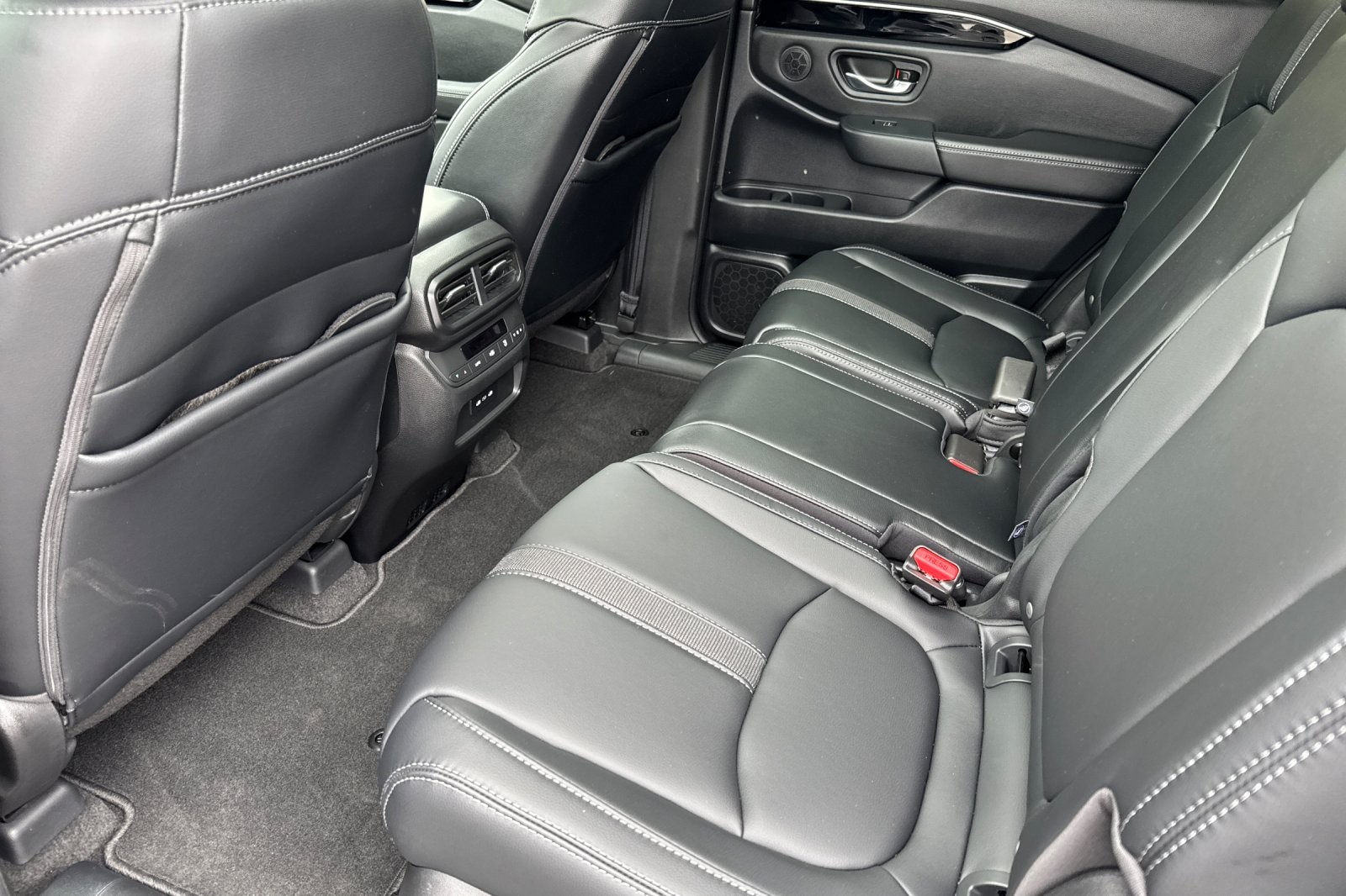 2025 Honda Pilot Touring photo 11