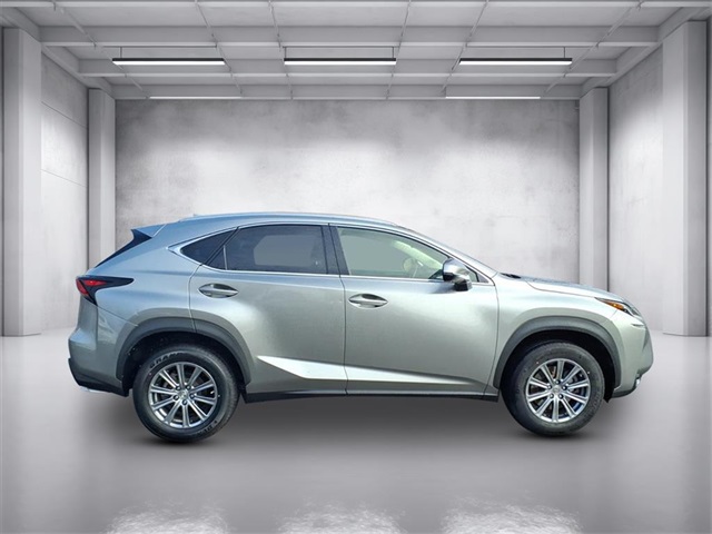 2017 Lexus NX 200t Luxury photo 2