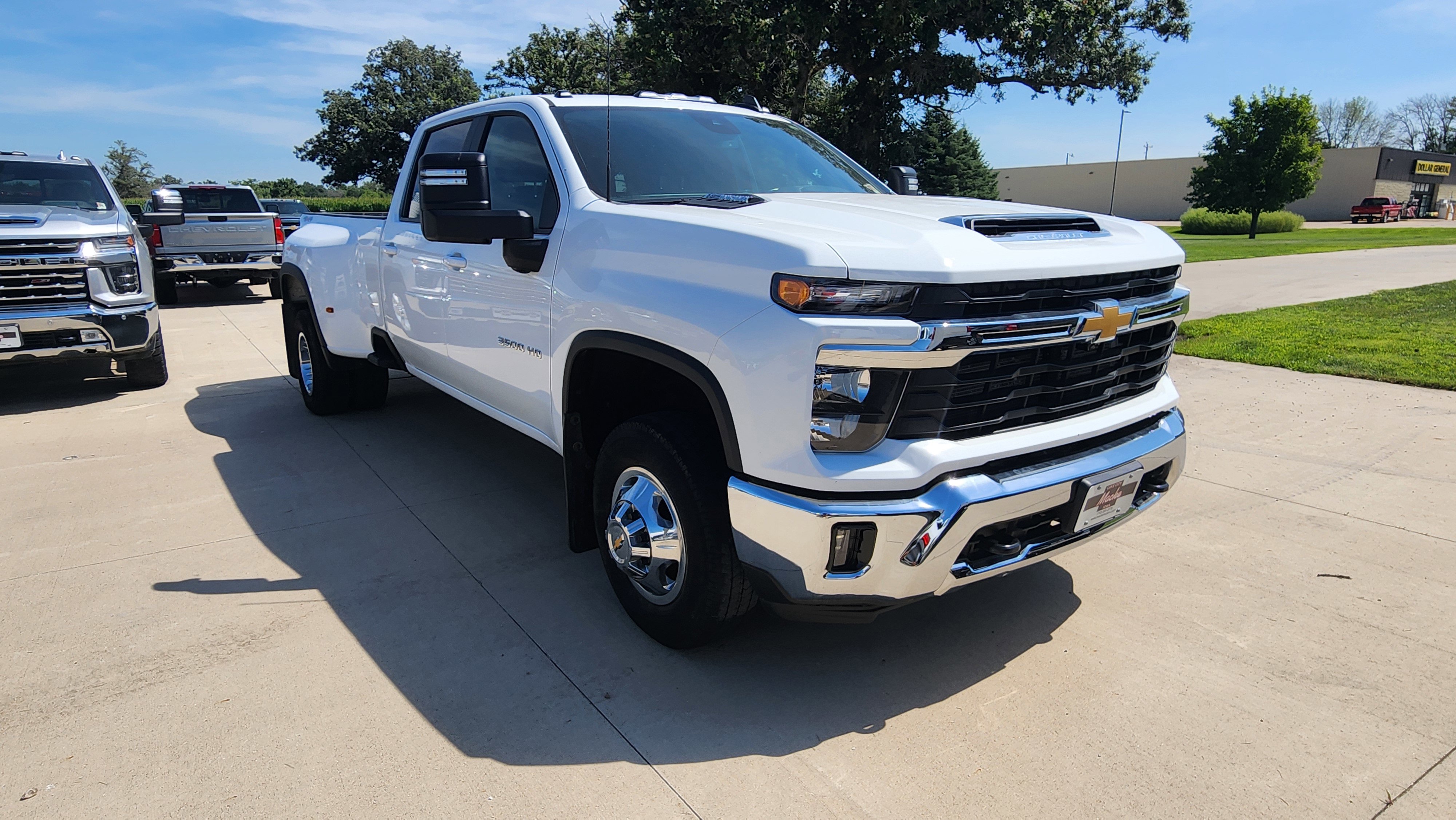 2024 Chevrolet Silverado 3500HD LT photo 3