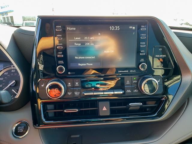 2022 Toyota Highlander XLE photo 16