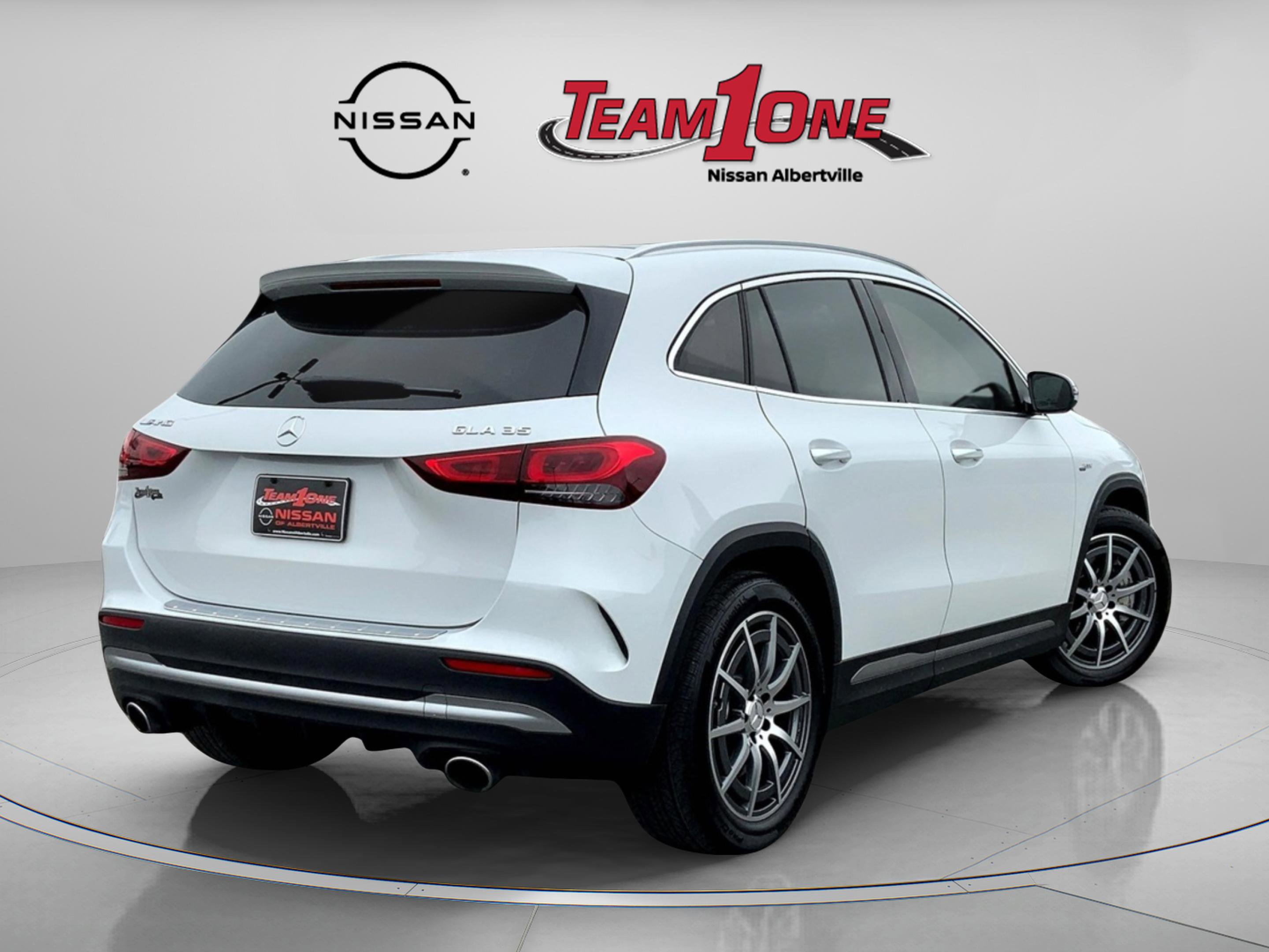2022 Mercedes Benz GLA 35 AMG 4MATIC photo 2