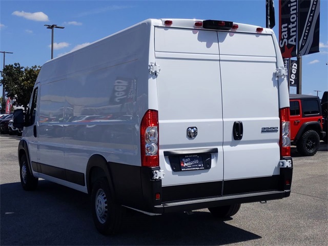 2026 Ram ProMaster 3500 photo 5