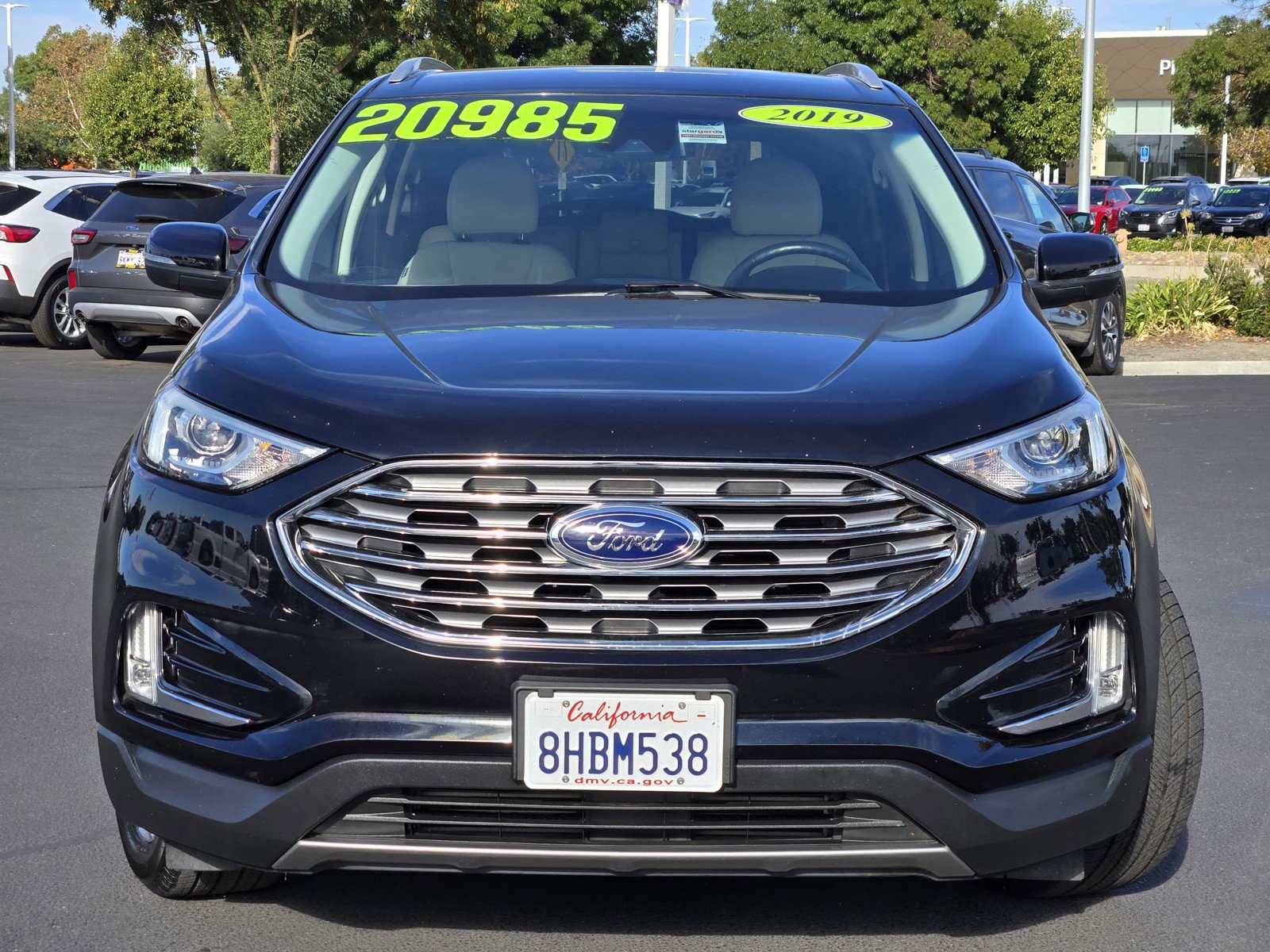 2019 Ford Edge Titanium photo 2