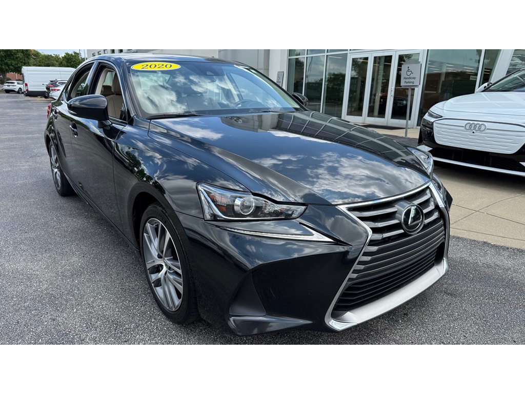 2020 Lexus IS 300 photo 2