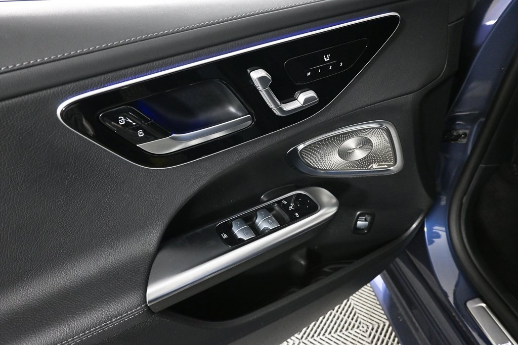 2024 Mercedes Benz C 300 AMG photo 7