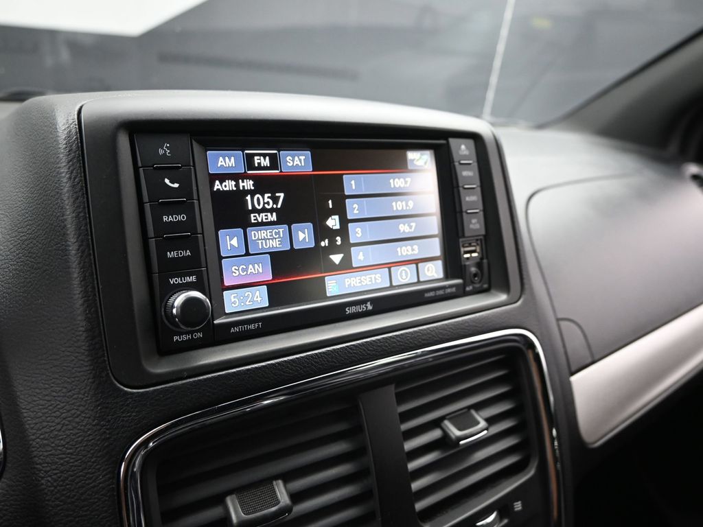 2017 Dodge Grand Caravan GT photo 14