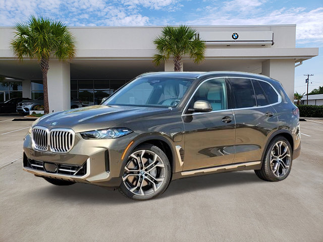 2026 BMW X5 50e's photo