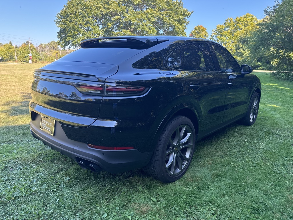 2023 Porsche Cayenne Coupe Platinum Edition photo 9