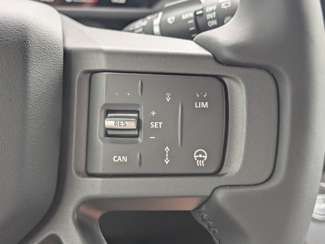 2025 Land Rover Defender 110 X-Dynamic SE photo 24