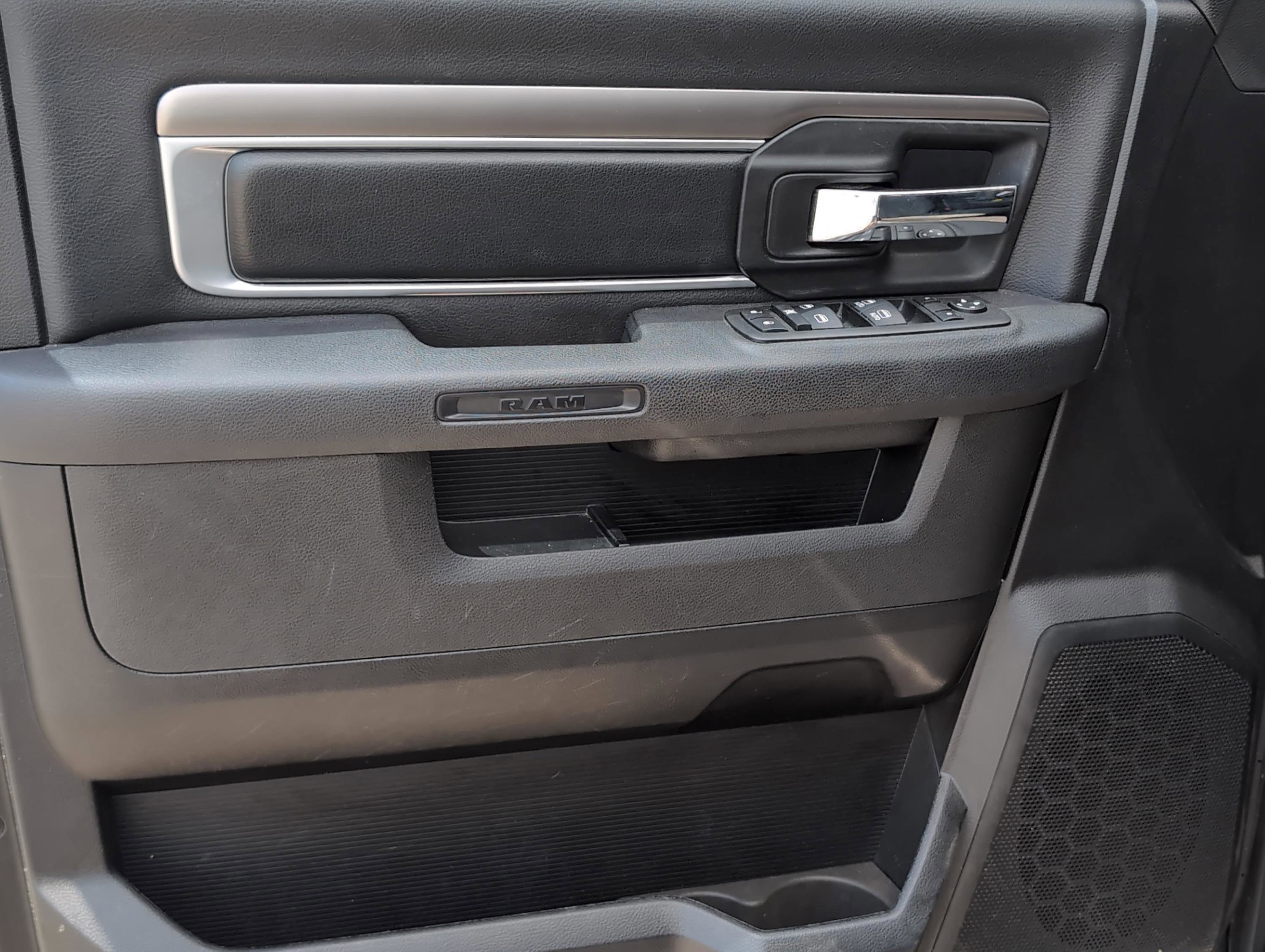 2023 Ram 1500 Classic Warlock photo 11