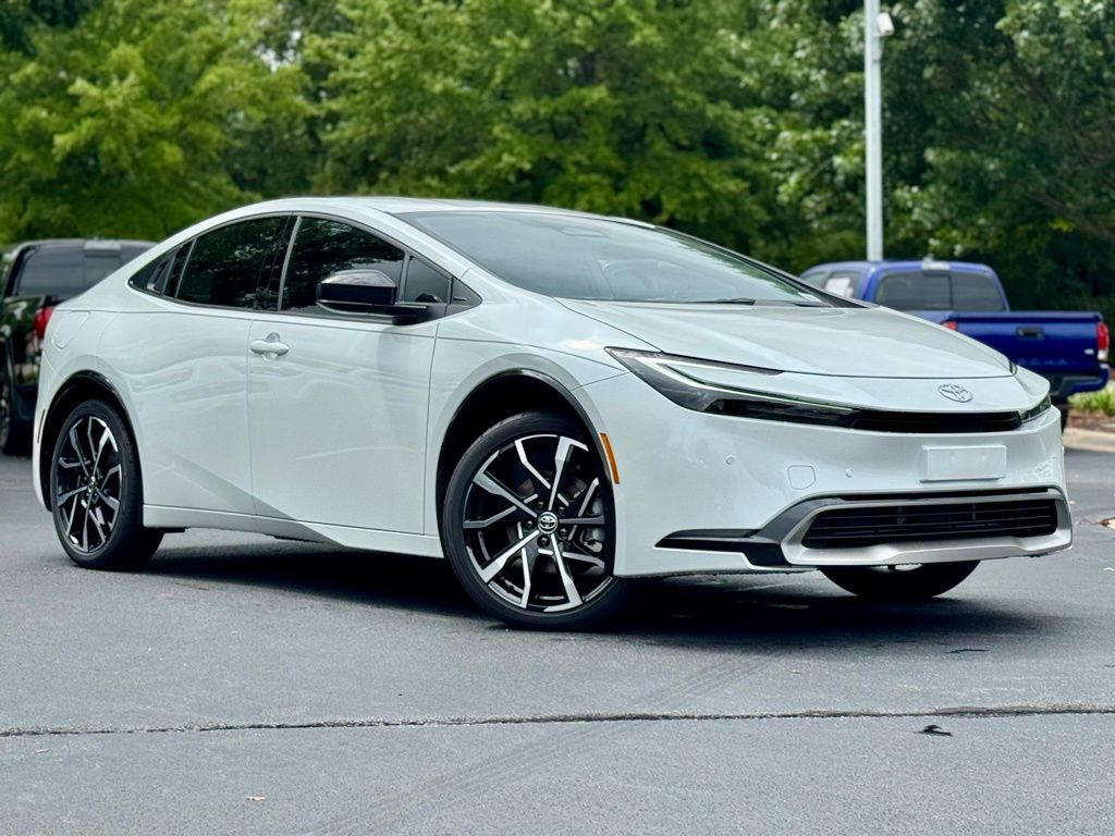 2025 Toyota Prius Plug-in Hybrid XSE photo 2