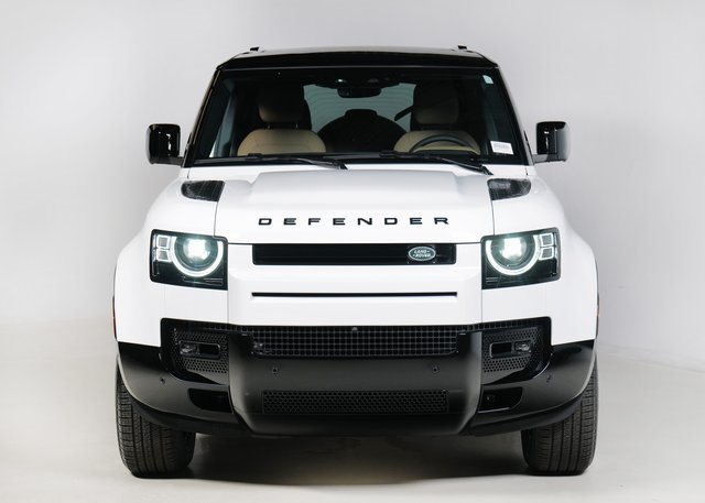 2025 Land Rover Defender 110 X-Dynamic SE photo 6