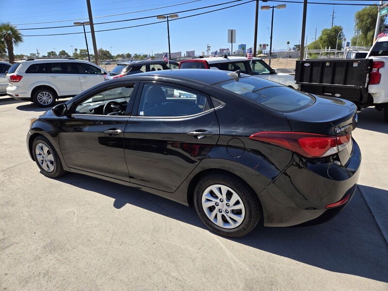 2016 Hyundai Elantra SE Value Edition Sport Limited photo 3