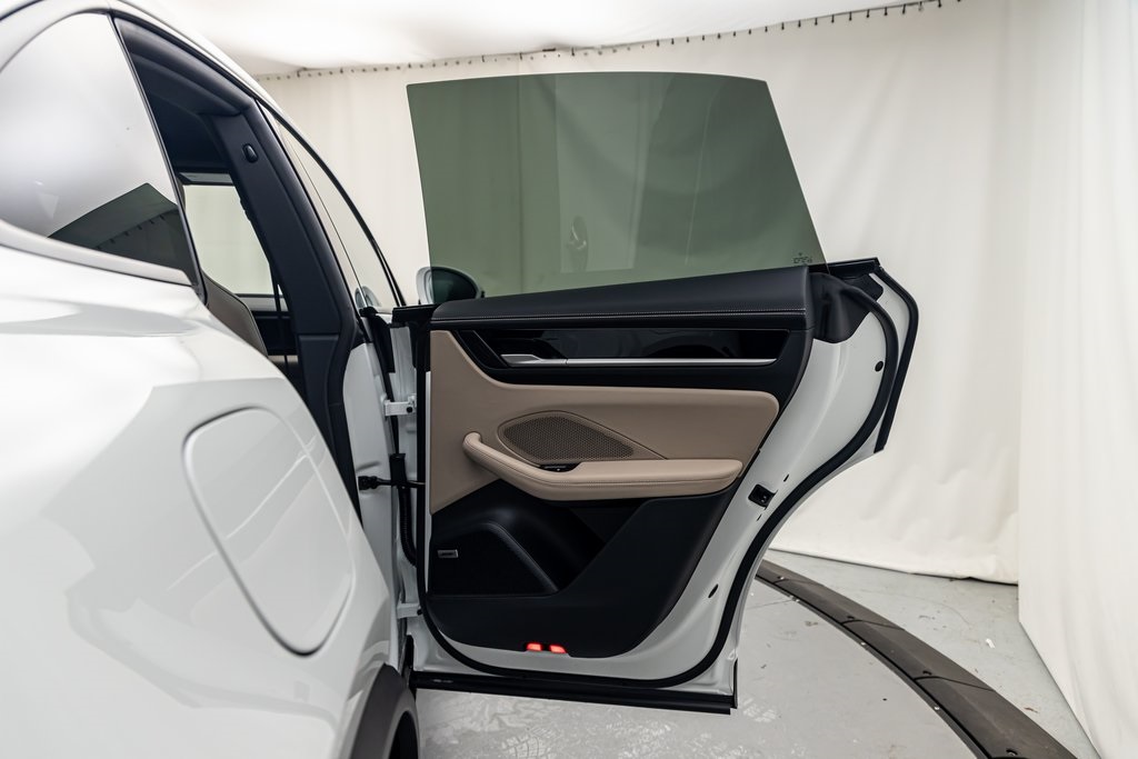 2024 Porsche Macan Electric 4 photo 23