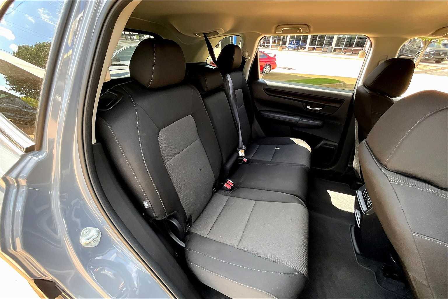 2025 Honda CR-V LX photo 18