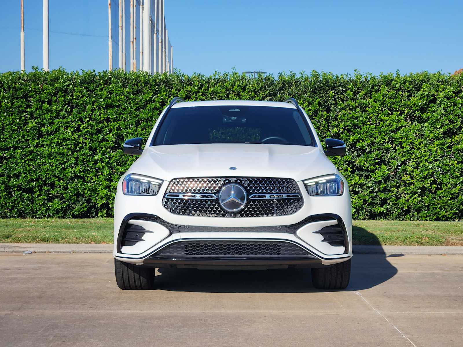 2025 Mercedes Benz GLE 350 4MATIC photo 2