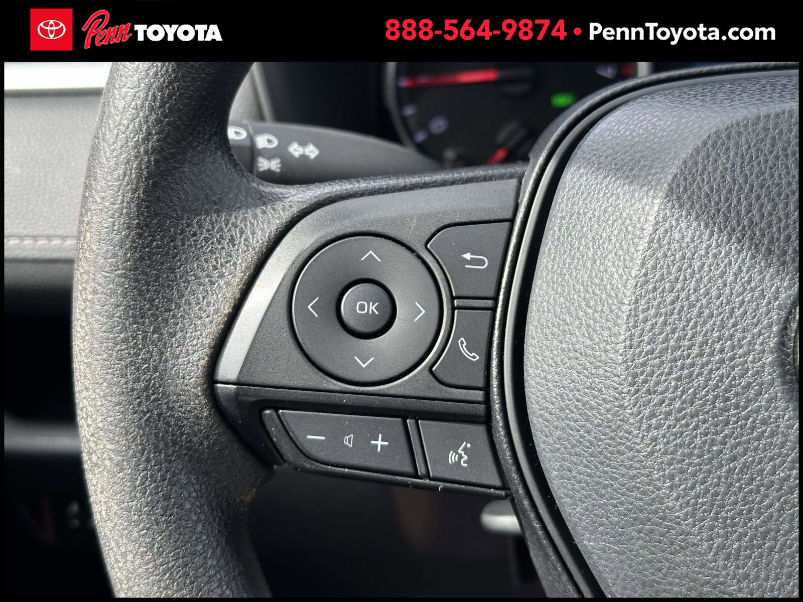 2022 Toyota RAV4 LE photo 26