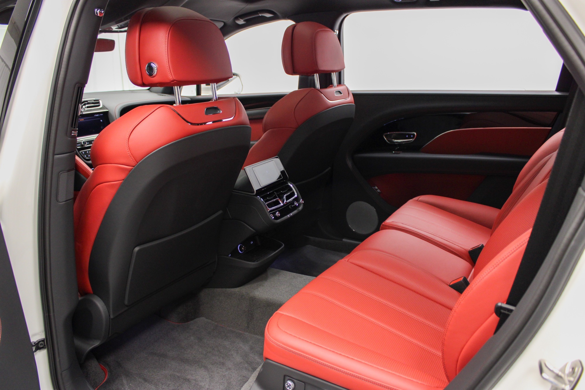 2024 Bentley Bentayga EWB photo 26