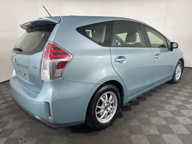 2017 Toyota Prius V Four photo 3
