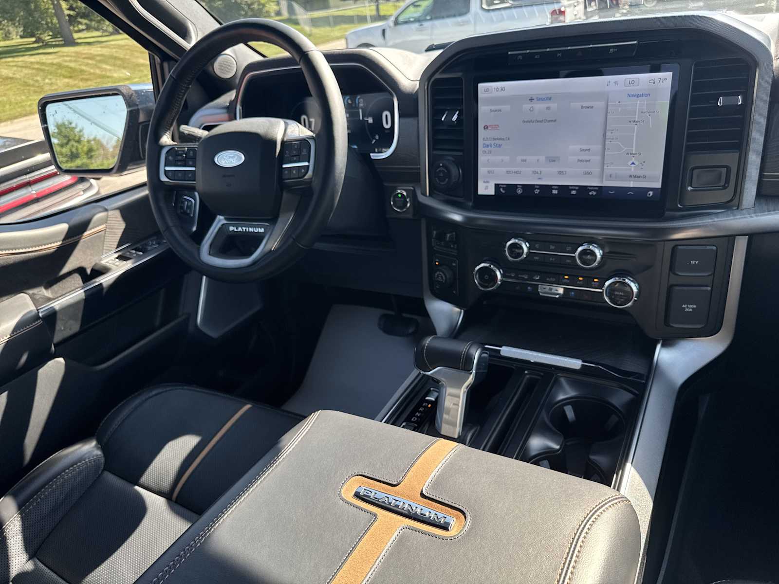 2023 Ford F-150 Platinum photo 31
