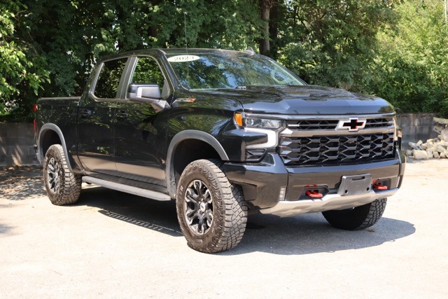 2023 Chevrolet Silverado 1500 ZR2 photo 2